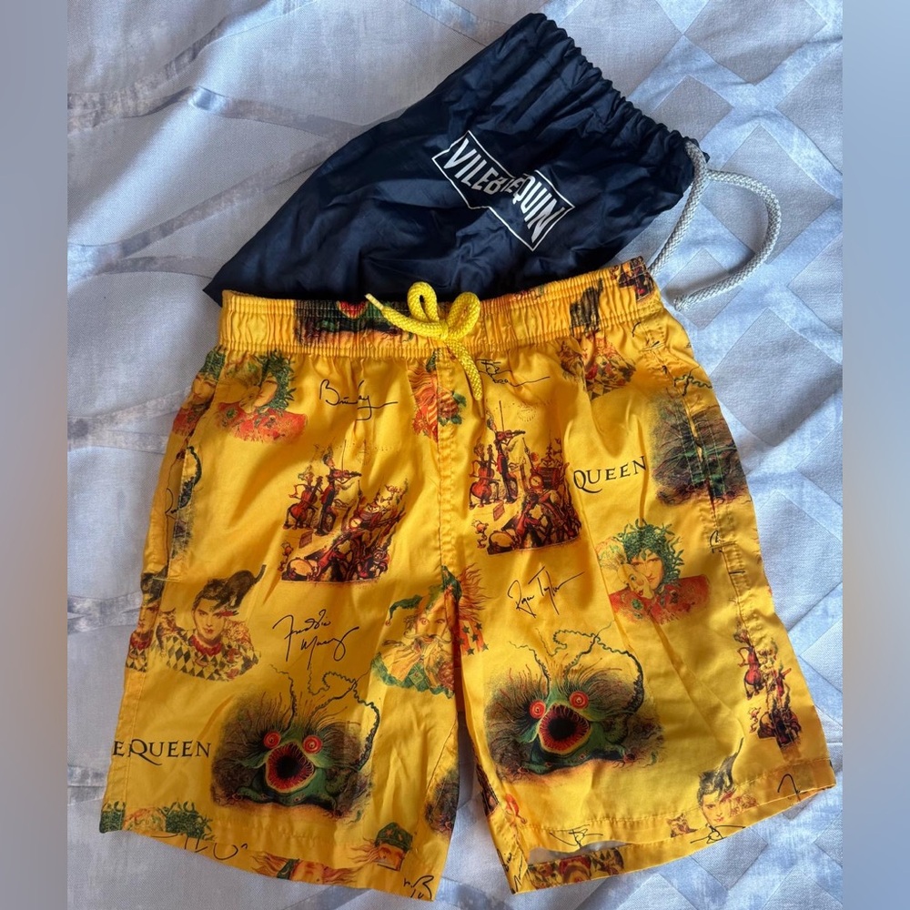 Que Yellow Graphic Men's Athletic Shorts